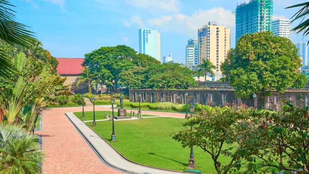 Guia Del Mar Tours PH | Plaza Moriones Intramuros PH