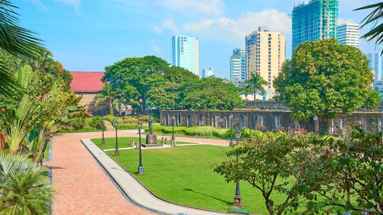 Guia Del Mar Tours PH | Plaza Moriones Intramuros PH